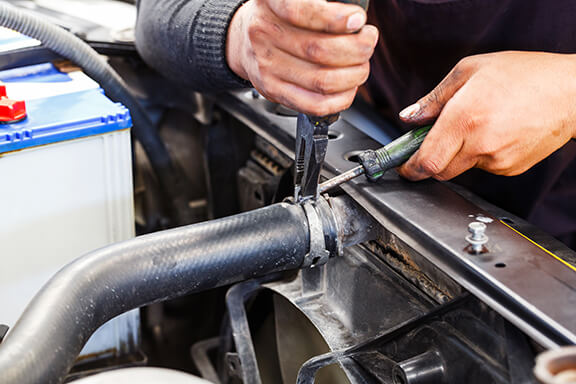radiator-replacement-anchorage-mobile-mechanic Repairing car radiator Anchorage